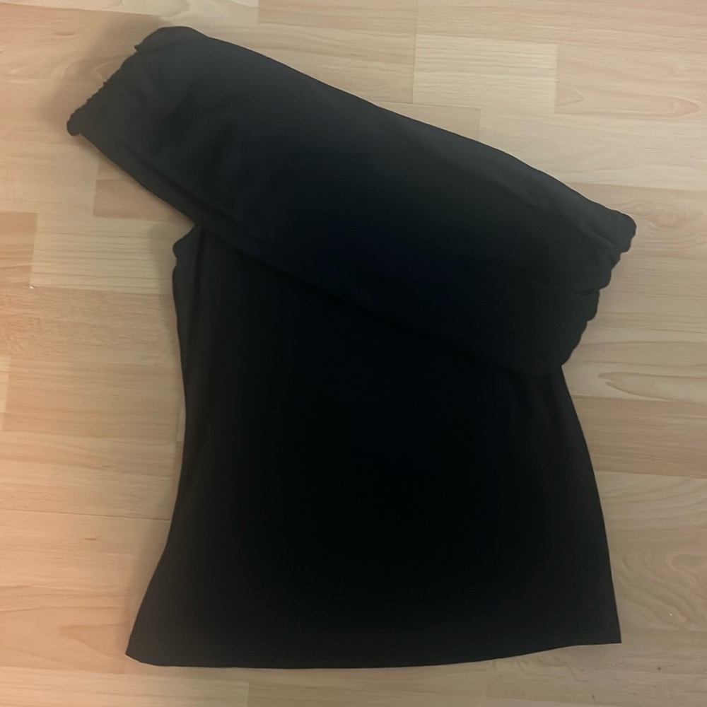 Banana republic asymmetrical black top size M never worn EUC